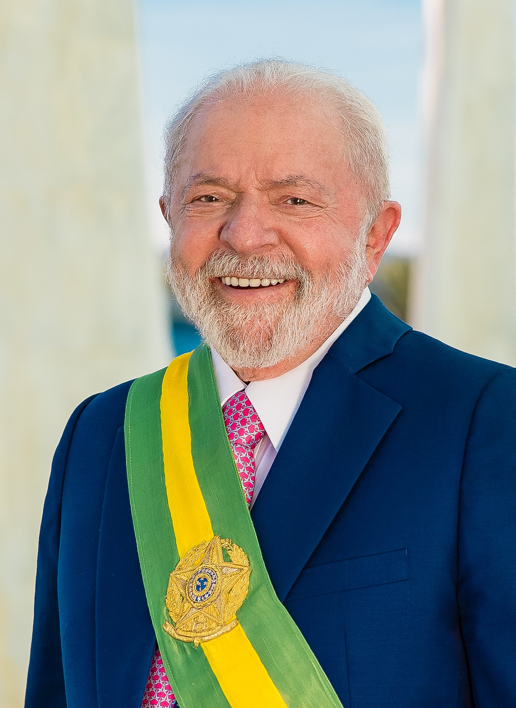 online betting - Brazilian President Lula da Silva in official portrait