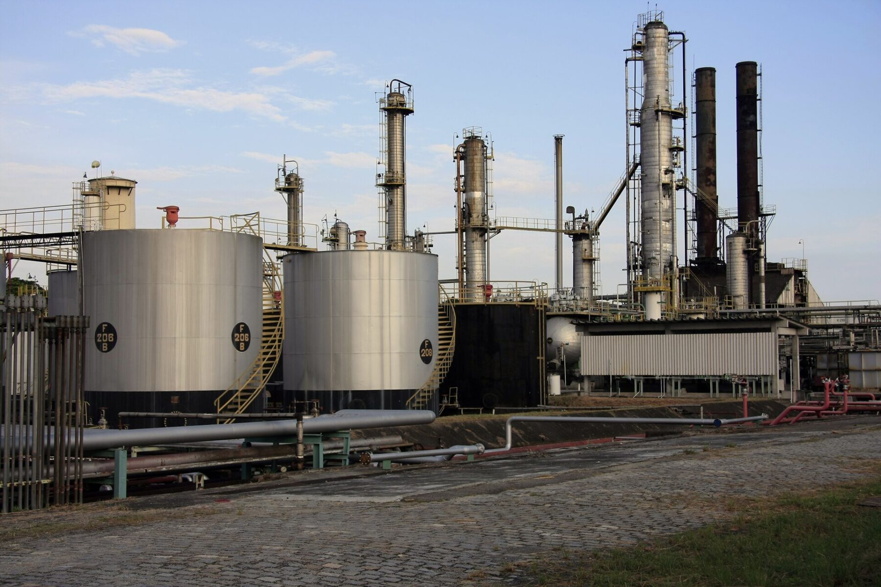 Sem Refino - the Refinaria de Manguinhos oil refinery in Rio de Janeiro