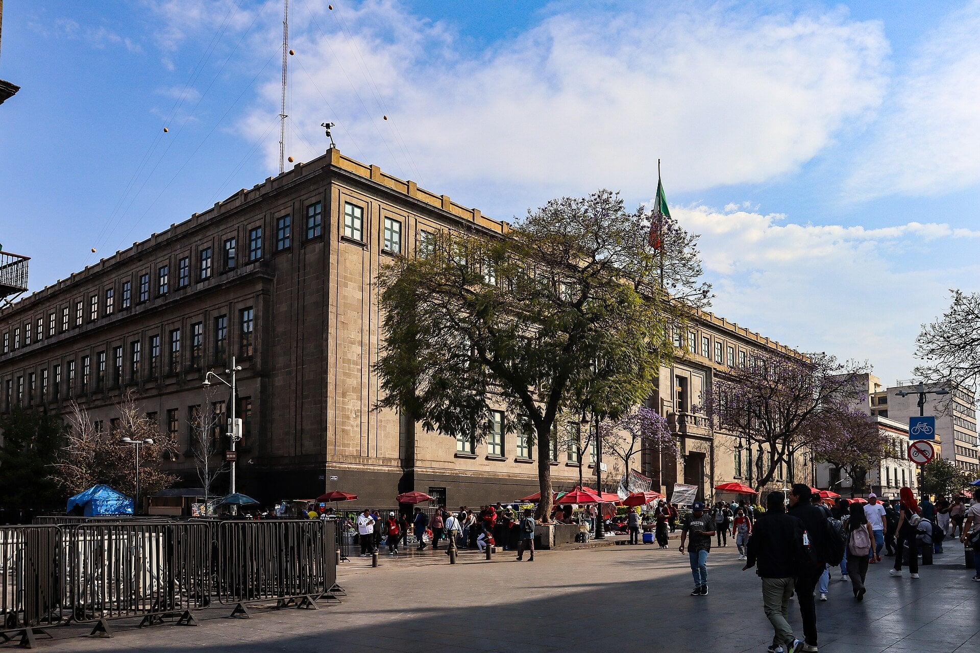 Mexico’s Top Court Backs ISSSTE Pension Fund Boosting State Workers Up to US$1,050 a Month