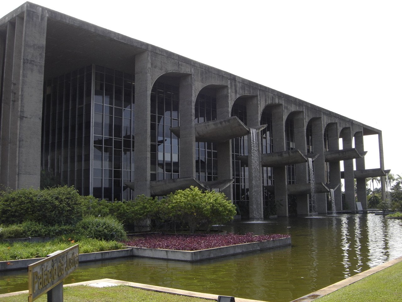 autism tax benefit - the Palácio da Justiça in Brasília