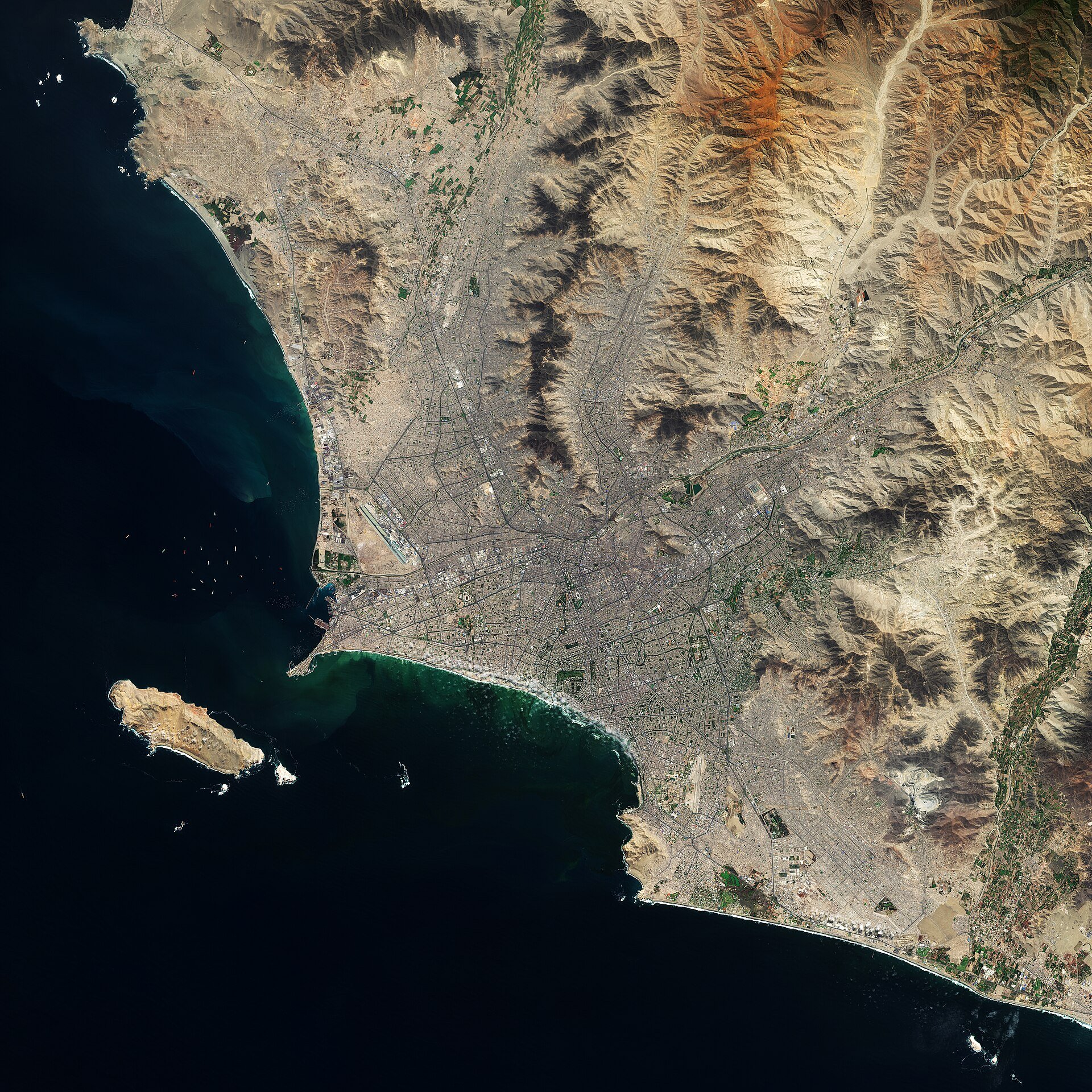 Santa Rosa de Quives - Lima and the Andean foothills seen from orbit