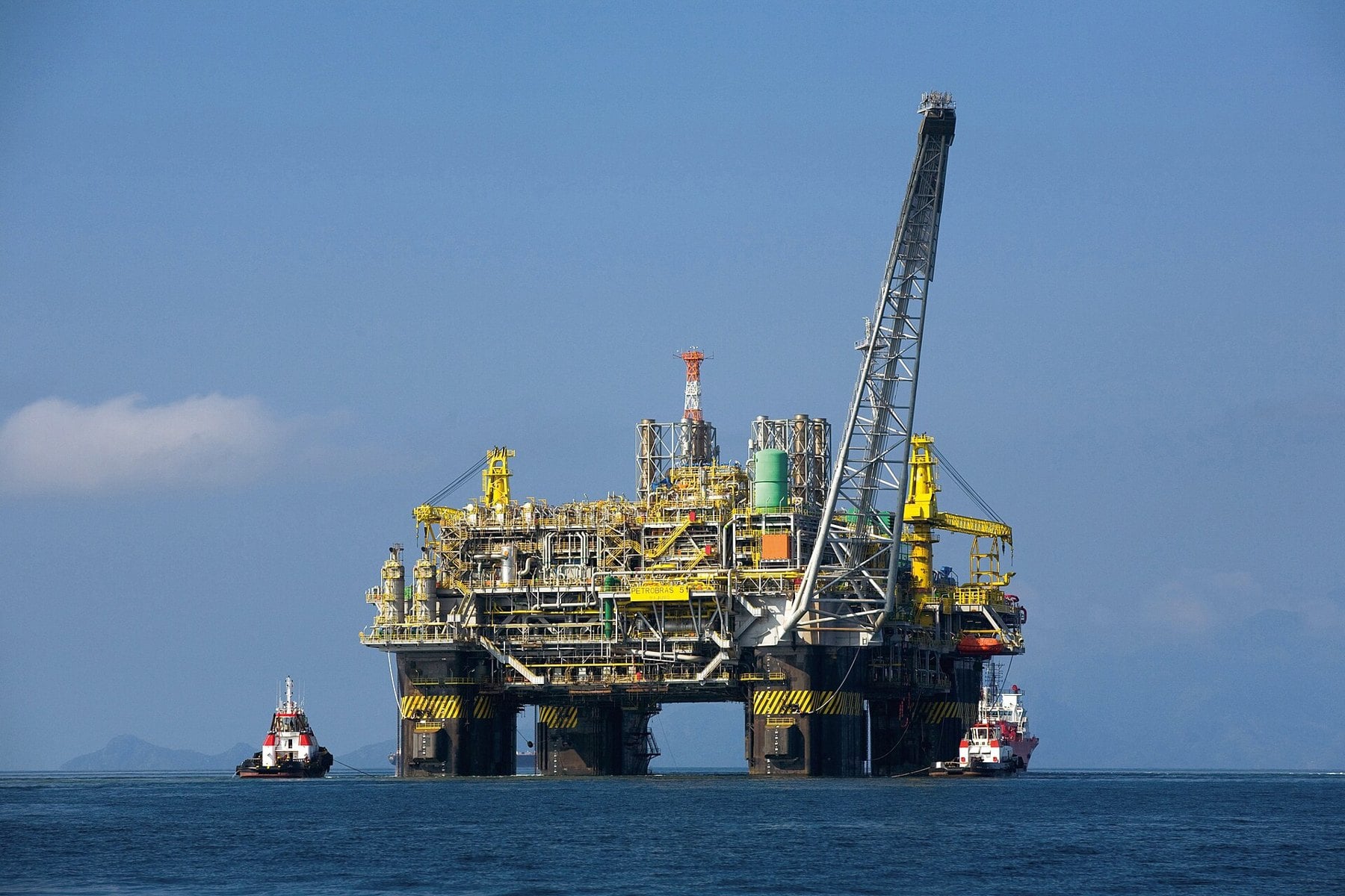 Brazil crude export tax - an oil platform off the Brazilian coast