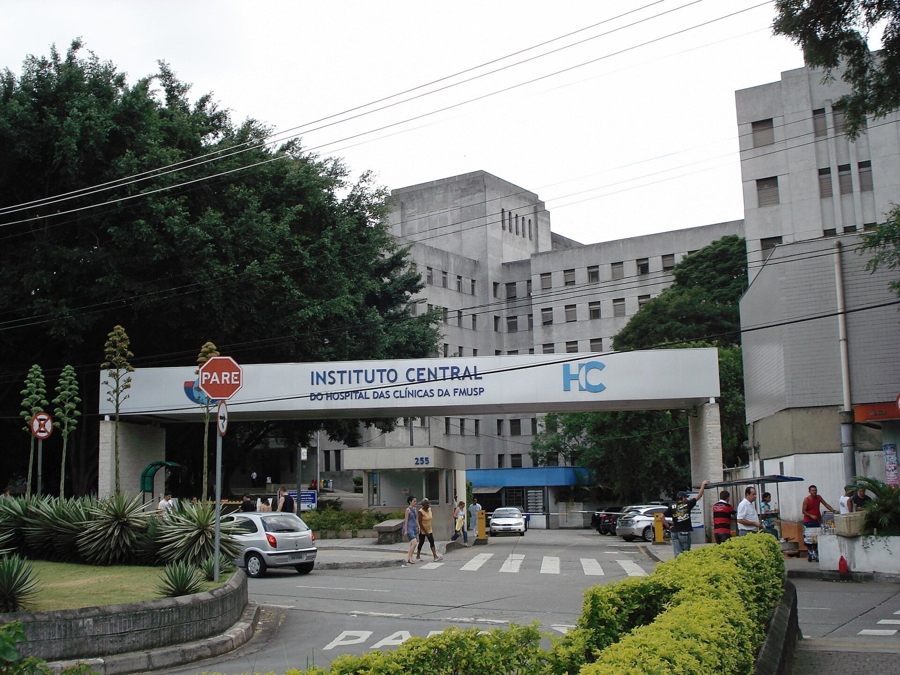 São Paulo radiotherapy - the entrance to Hospital das Clínicas