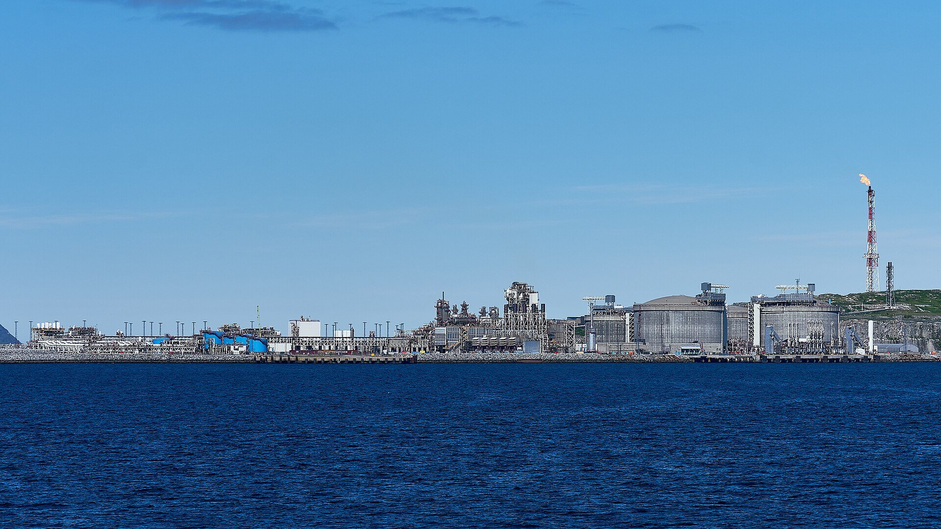 An LNG export terminal, illustrating YPF's US billion Argentina LNG project filed under the RIGI regime.