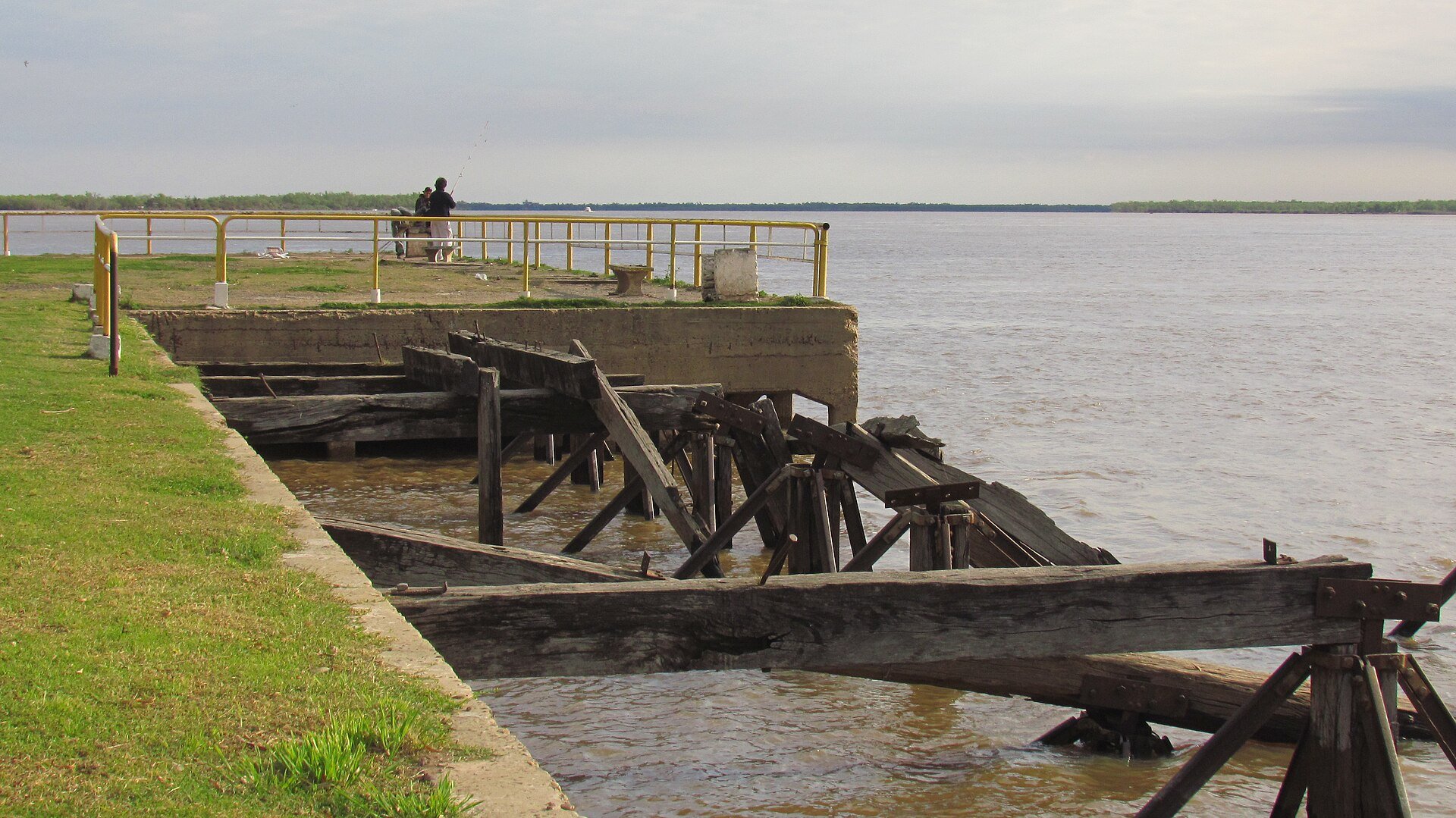 Argentina flood risk - the Parana river at Entre Rios
