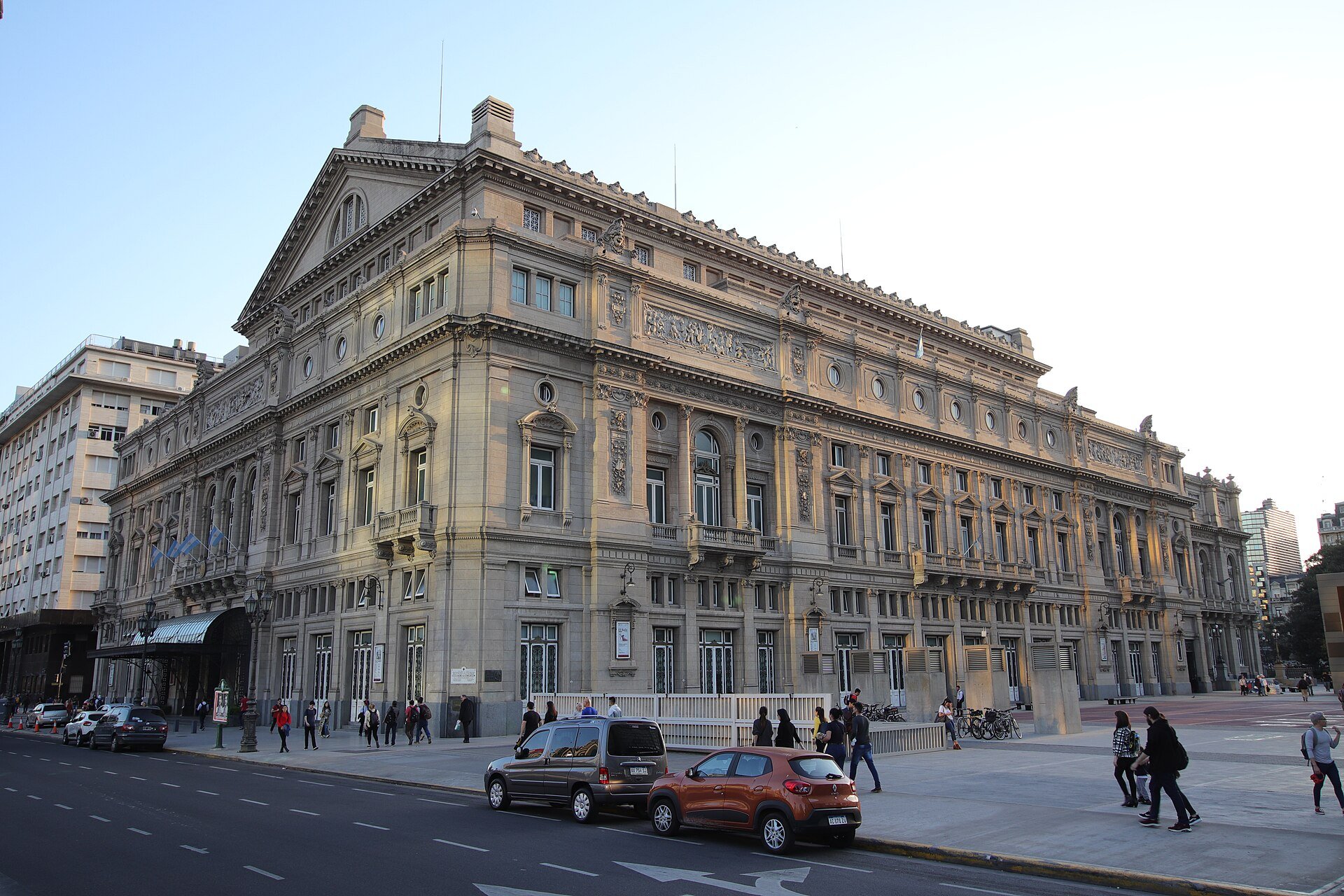 Buenos Aires Long Weekend: Shows, Gastronomy and Culture, August 15-17