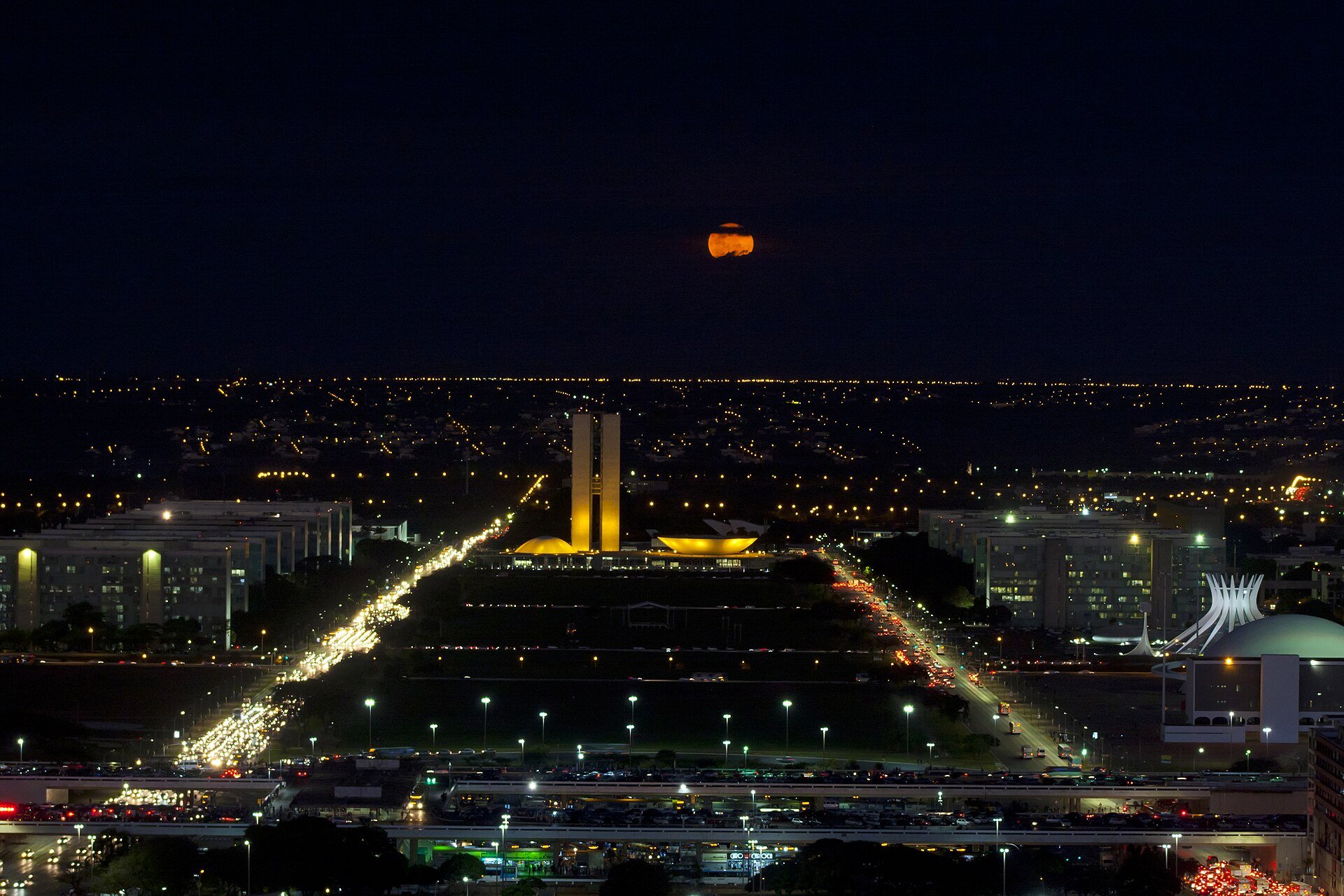 betting accounts - the Esplanada dos Ministérios in Brasília at night