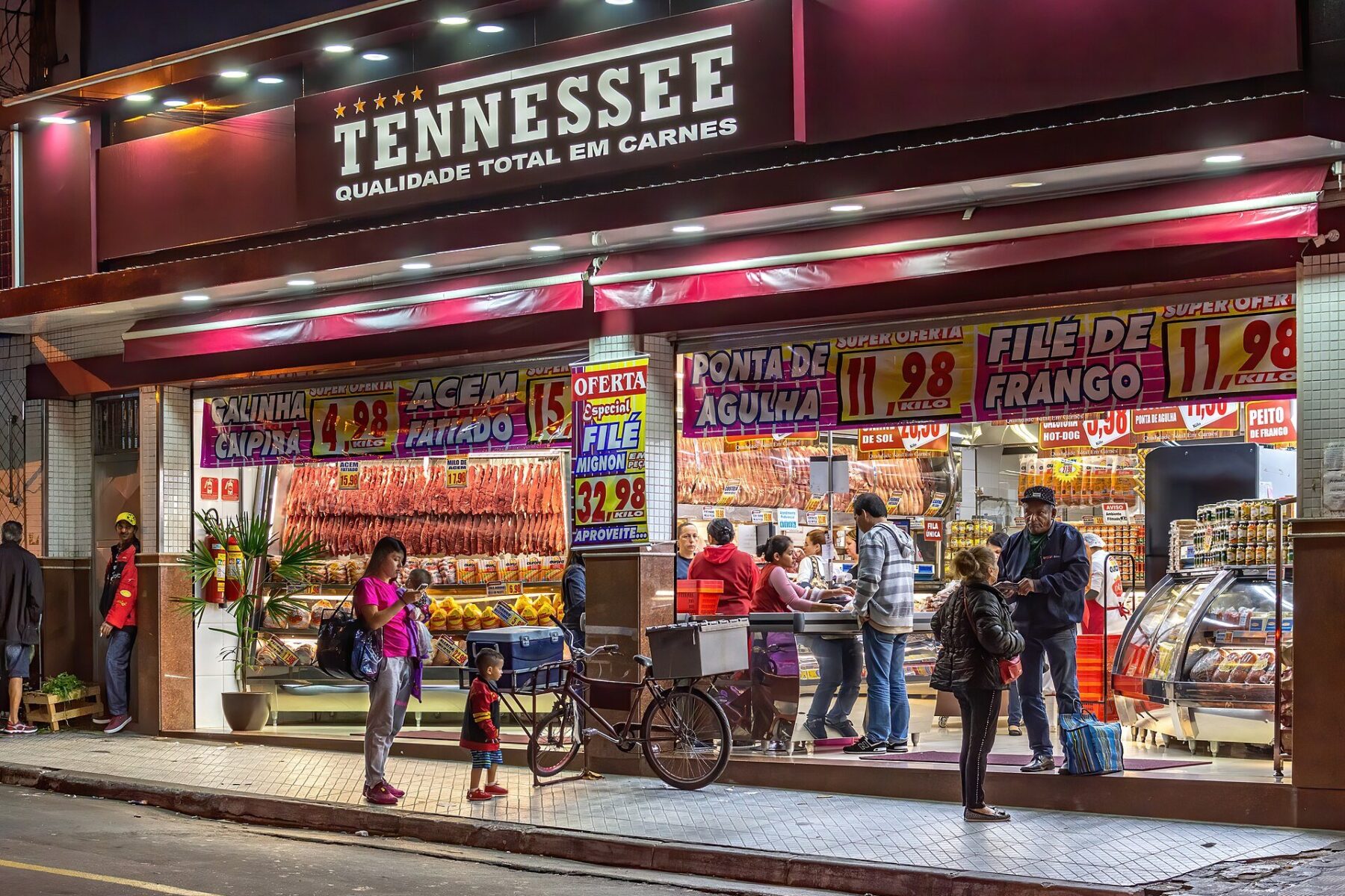 Brazil corporate delinquency - a small delicatessen in the Saude district of Sao Paulo.
