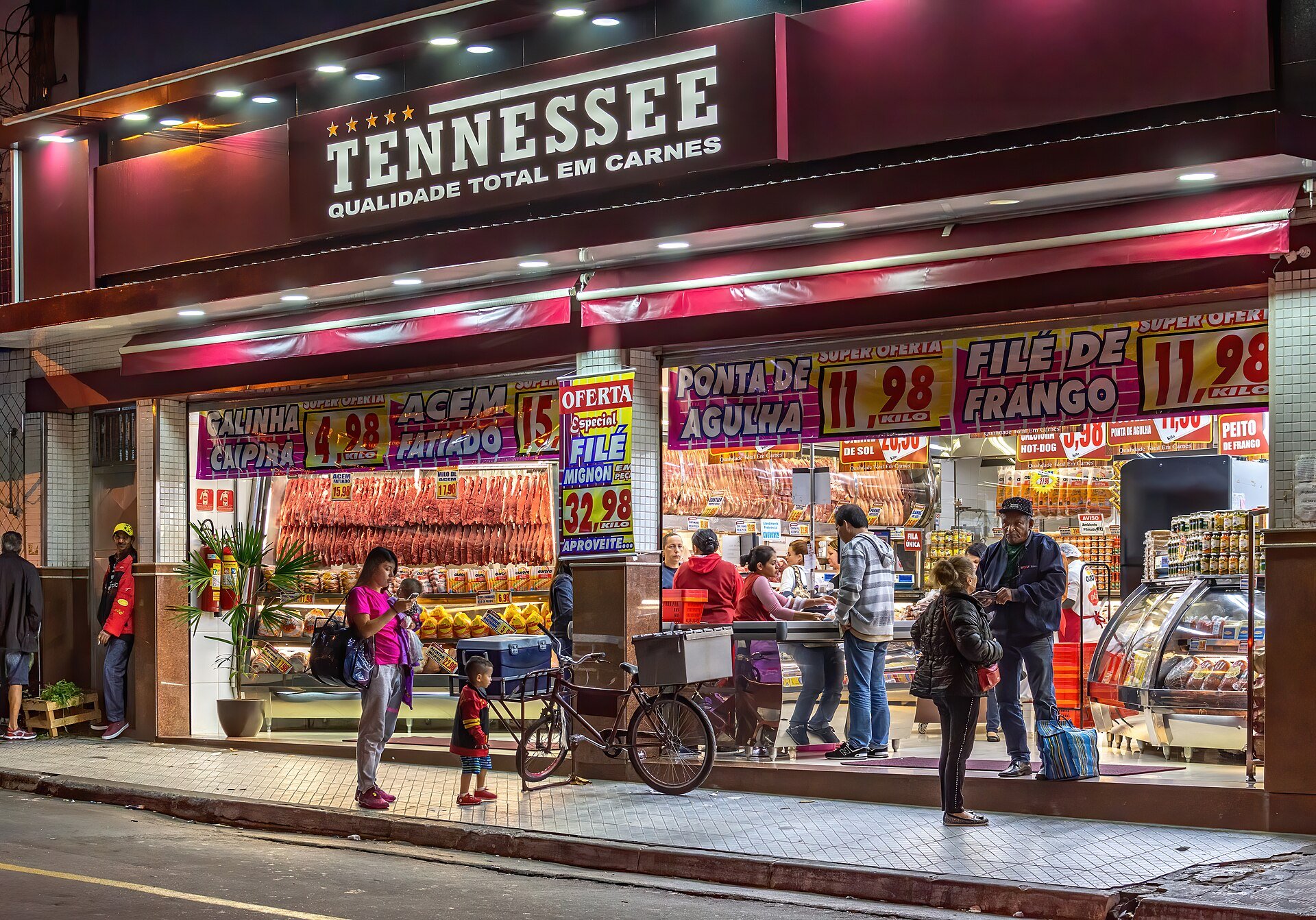 Brazil corporate delinquency - a small delicatessen in the Saude district of Sao Paulo.