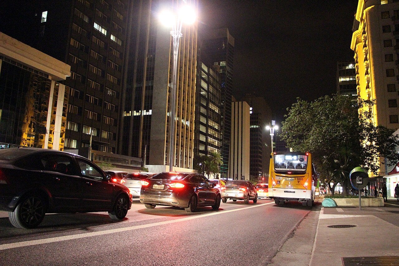 Avenida Paulista at night, where Blue Note anchors São Paulo nightlife on a Friday