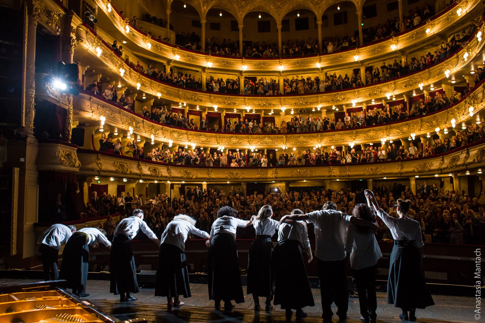SODRE opera Montevideo stage set for L'elisir d'amore at Auditorio Adela Reta
