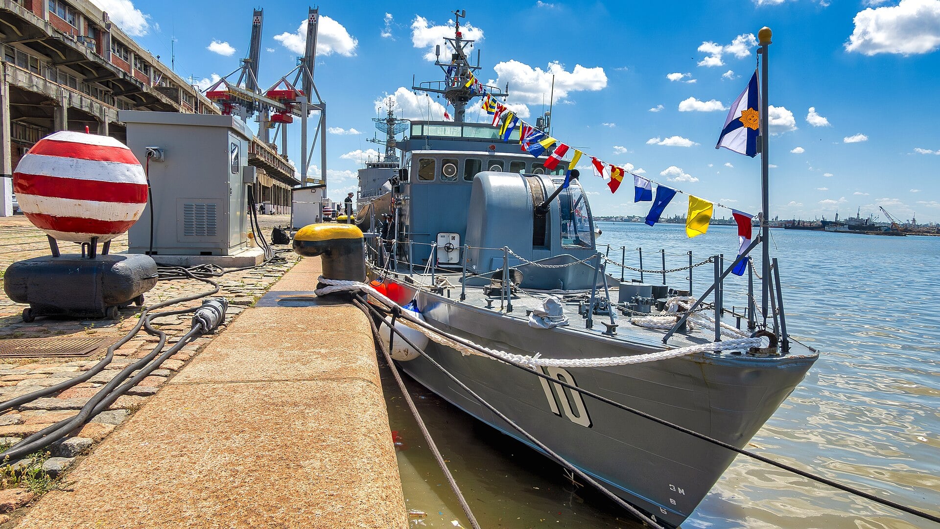 ROU 10 Hurac&aacute;n, a patrol vessel of Uruguay&rsquo;s navy, which still awaits two new ocean patrol ships after the Cardama contract collapsed