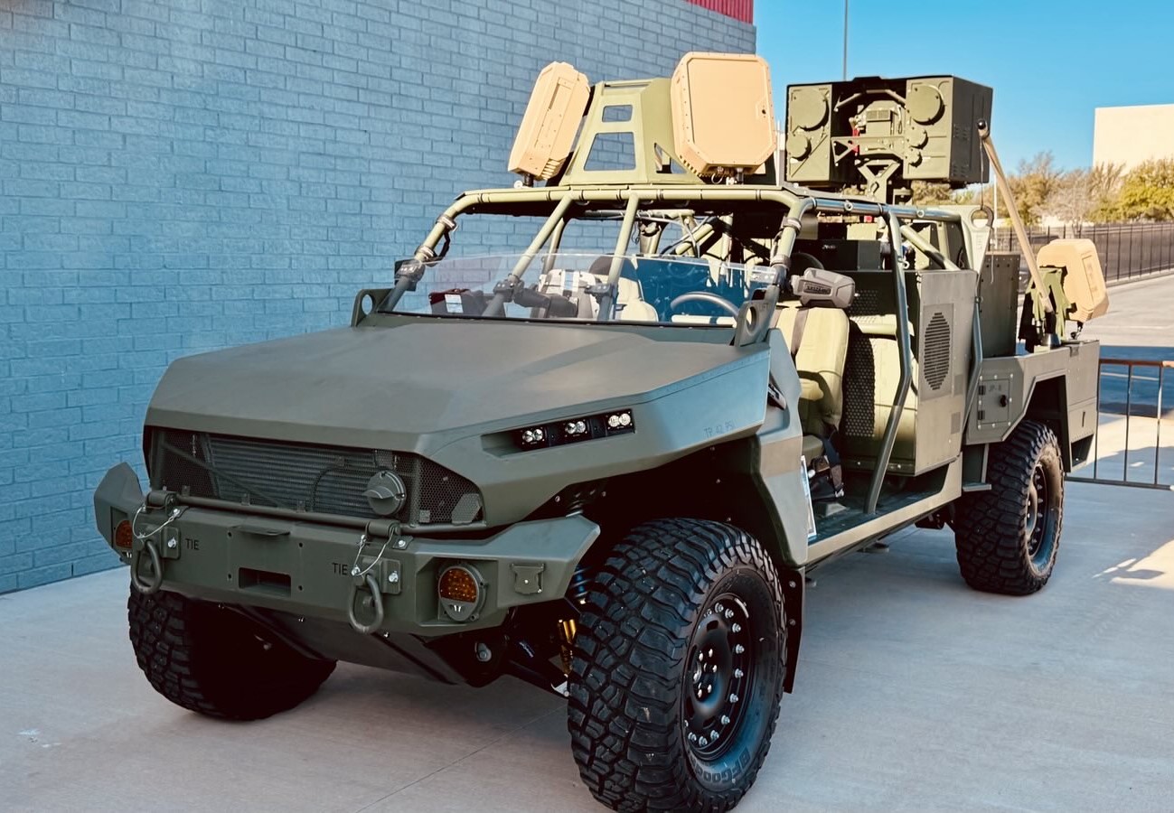 US Army laser weapon on the Mexico border &mdash; an M1301 Infantry Squad Vehicle equipped with the LOCUST Laser Weapon System