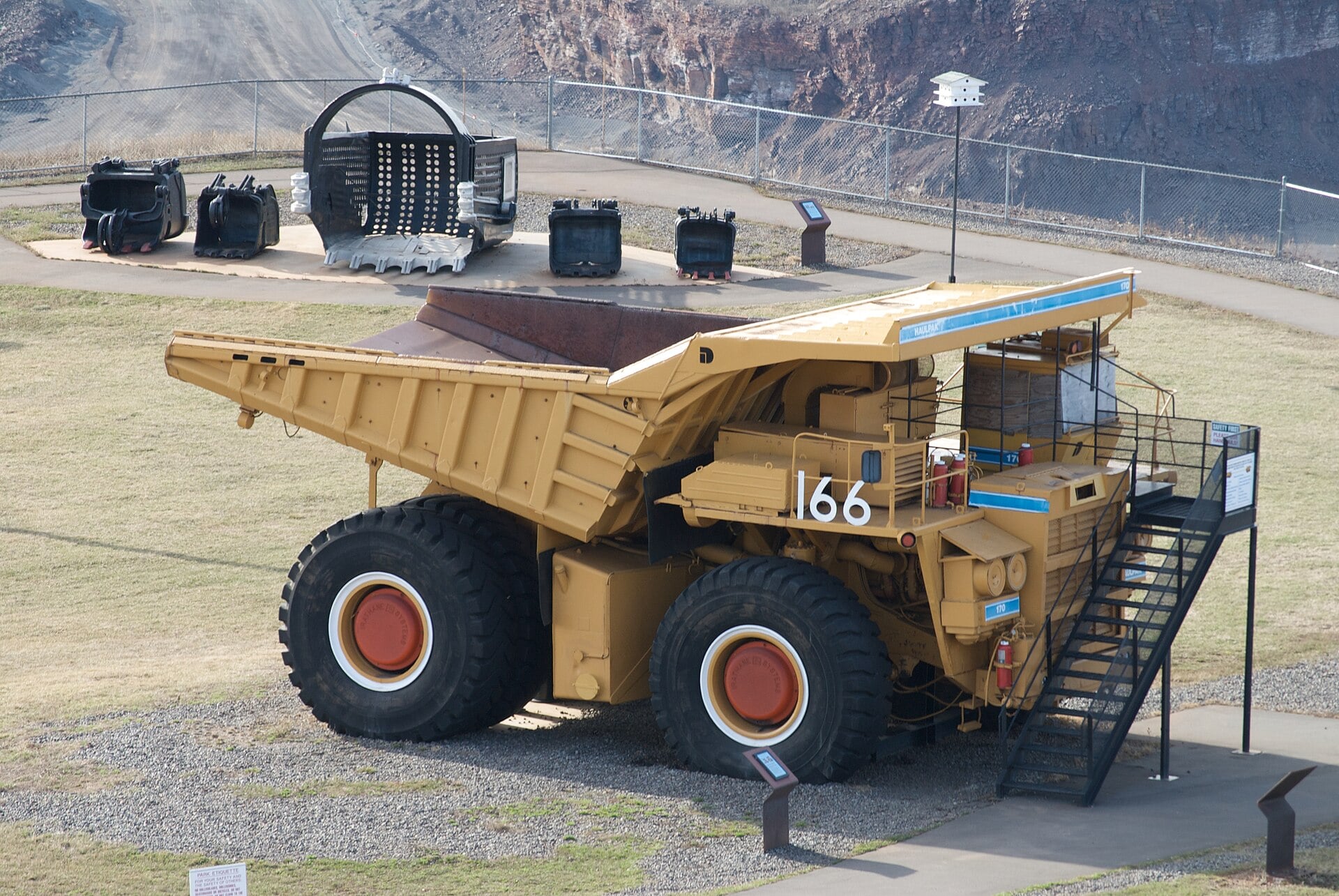 Vale and ABB AI deal: engineers inspecting AI-driven ore processing equipment at a Vale plant.