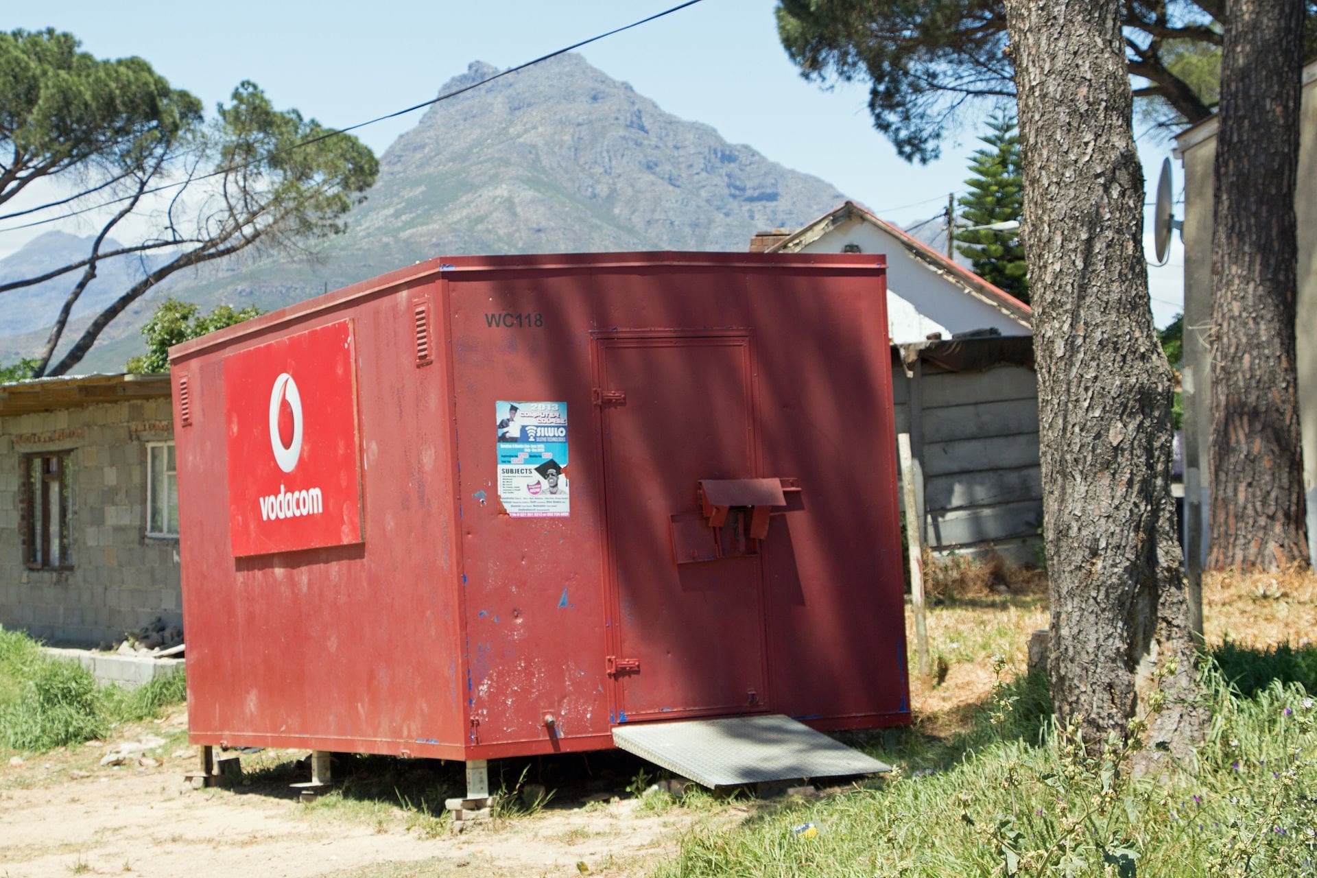 Vodacom board shakeup - Vodacom-branded outlet in a South African township