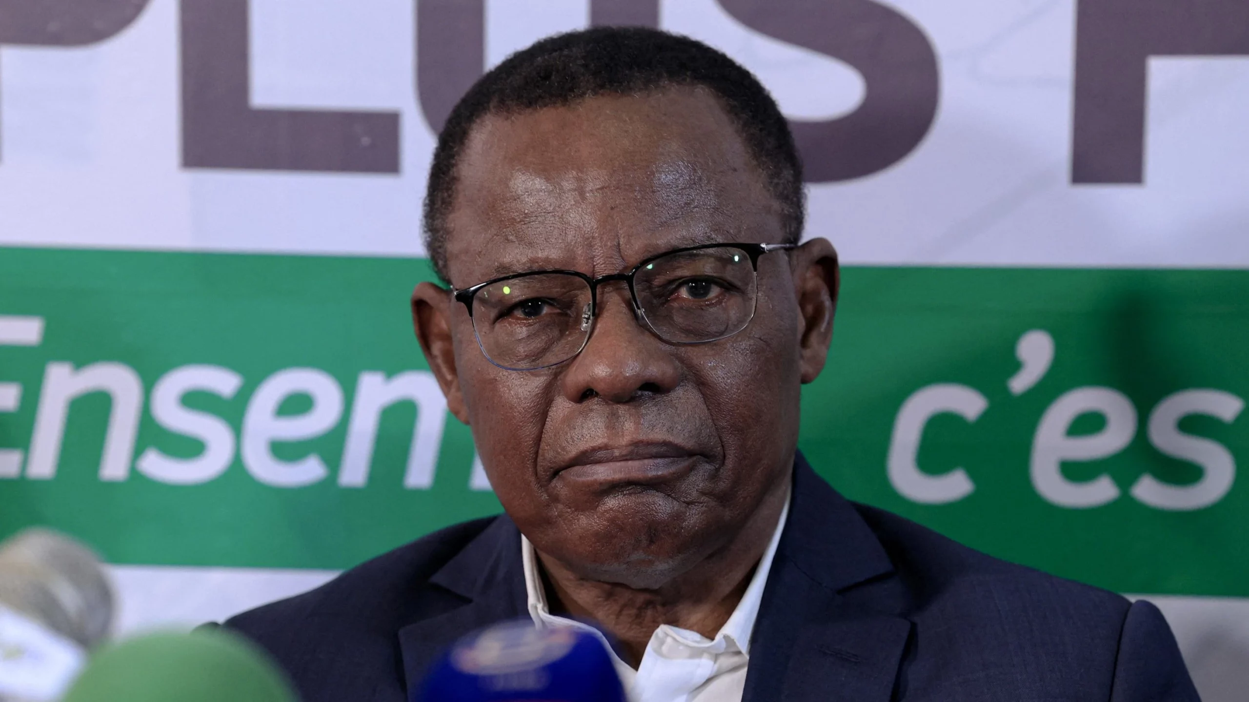 Maurice Kamto addresses a press conference in Yaoundé after the 2018 presidential election