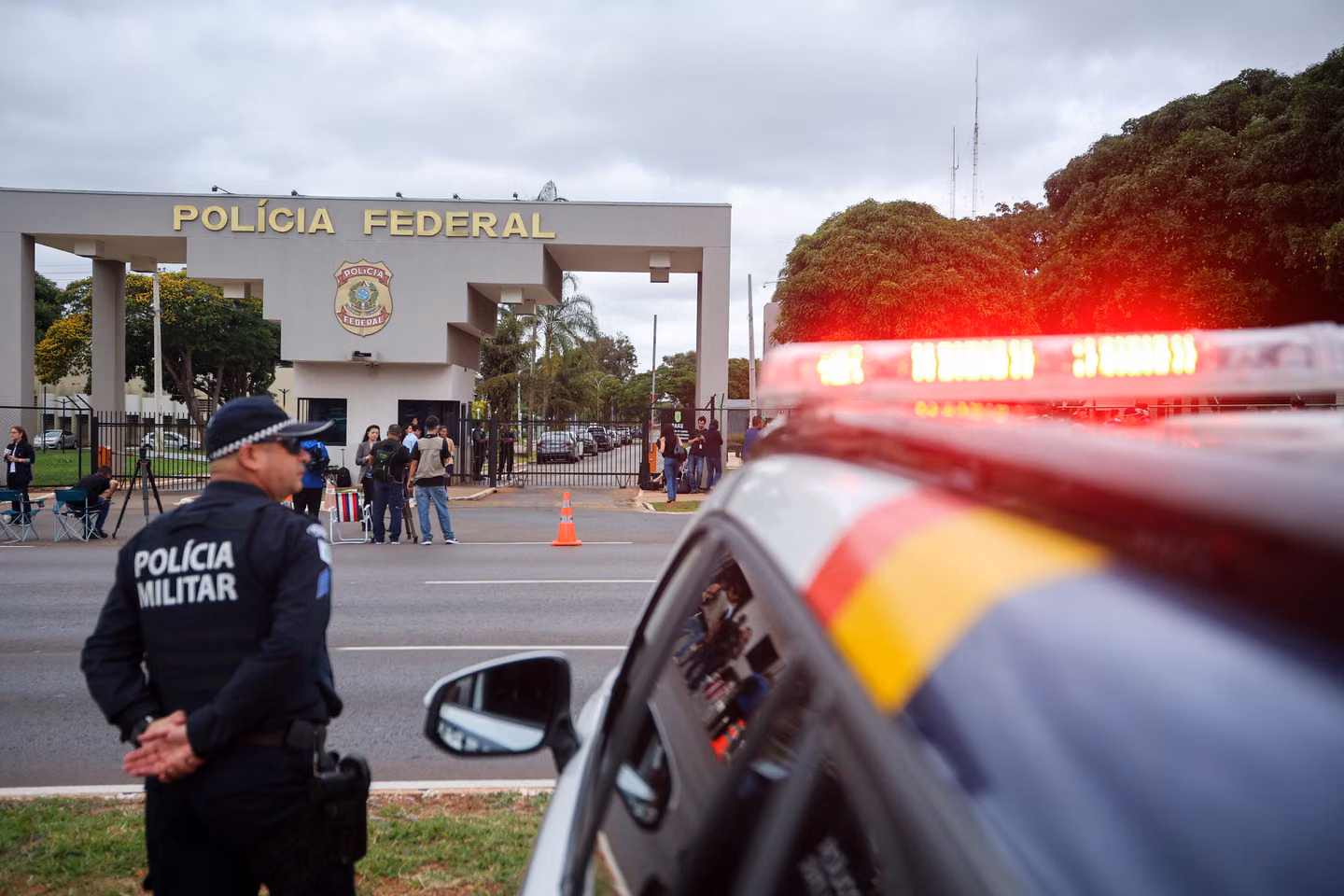 389f1aa_ftp-import-images-1-0ngtwrpe94nm-2025-11-22t120443z-943569875-rc2n1iasrwve-rtrmadp-3-brazil-bolsonaro