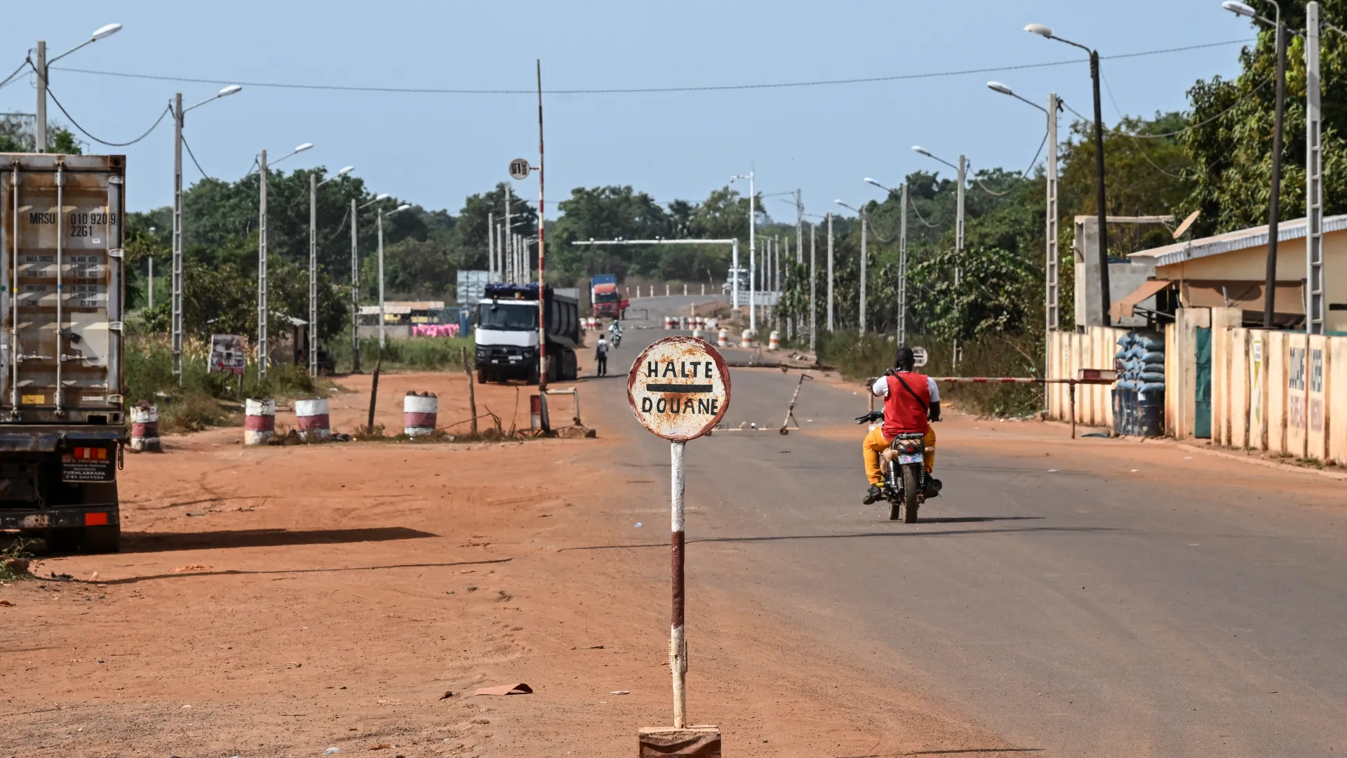 The Plateau business district of Abidjan, seat of the Ivorian government that announced the border agreement