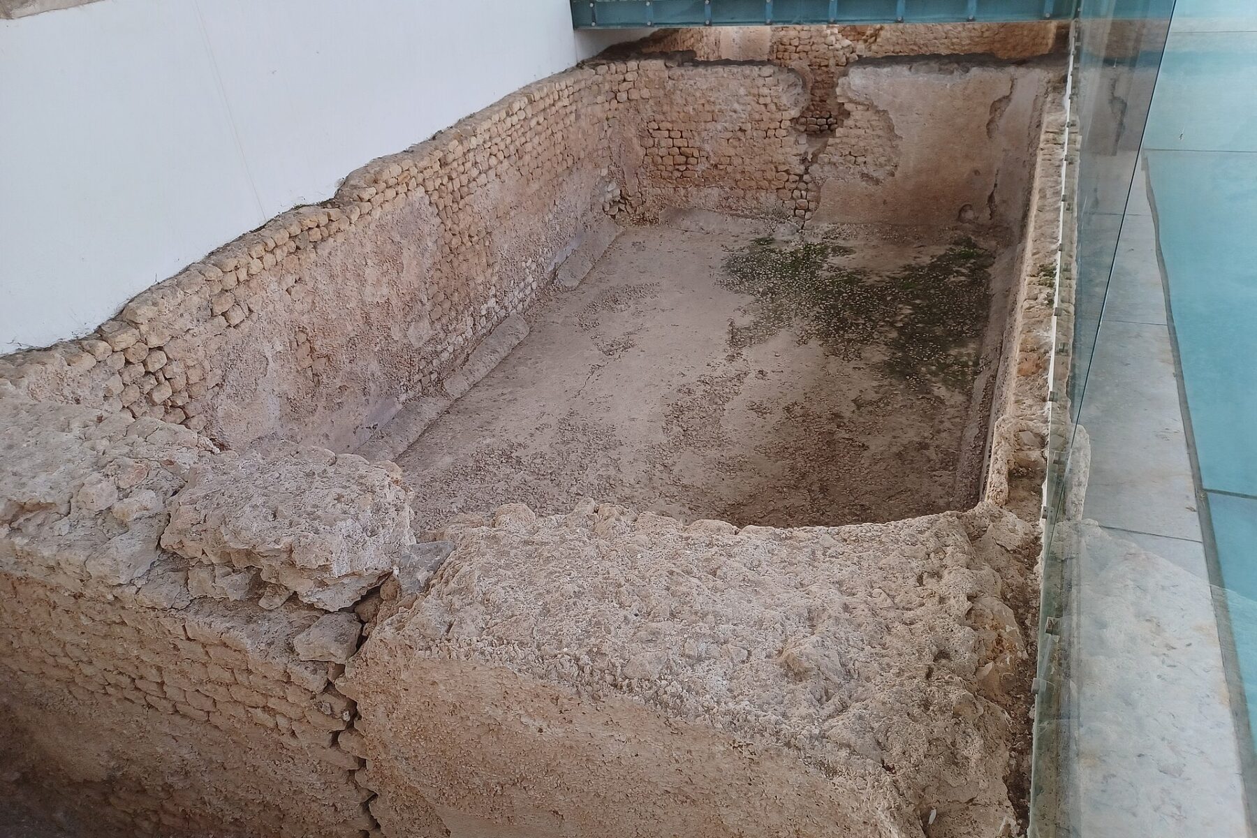 Why are there Roman ruins in Lisbon?