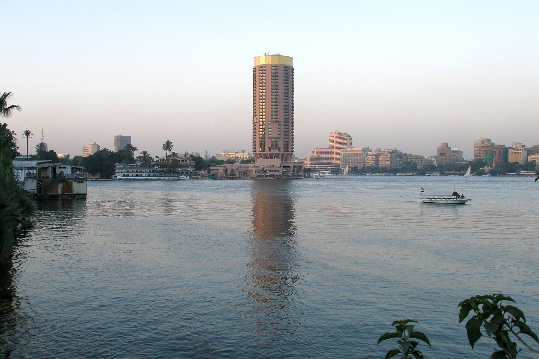 Egypt's Canal Zone Pulled In US$7 Billion in a Year, Most of It Looking East