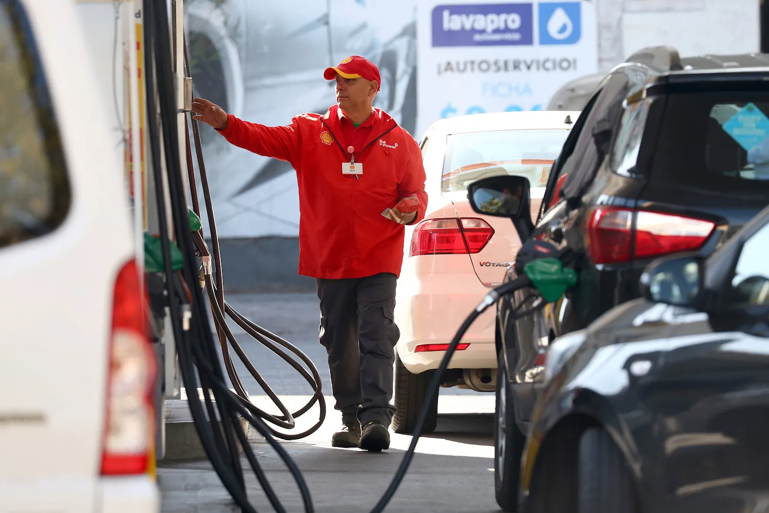 Chile-gas-station-fuel-crisis-GettyImages-2267811573
