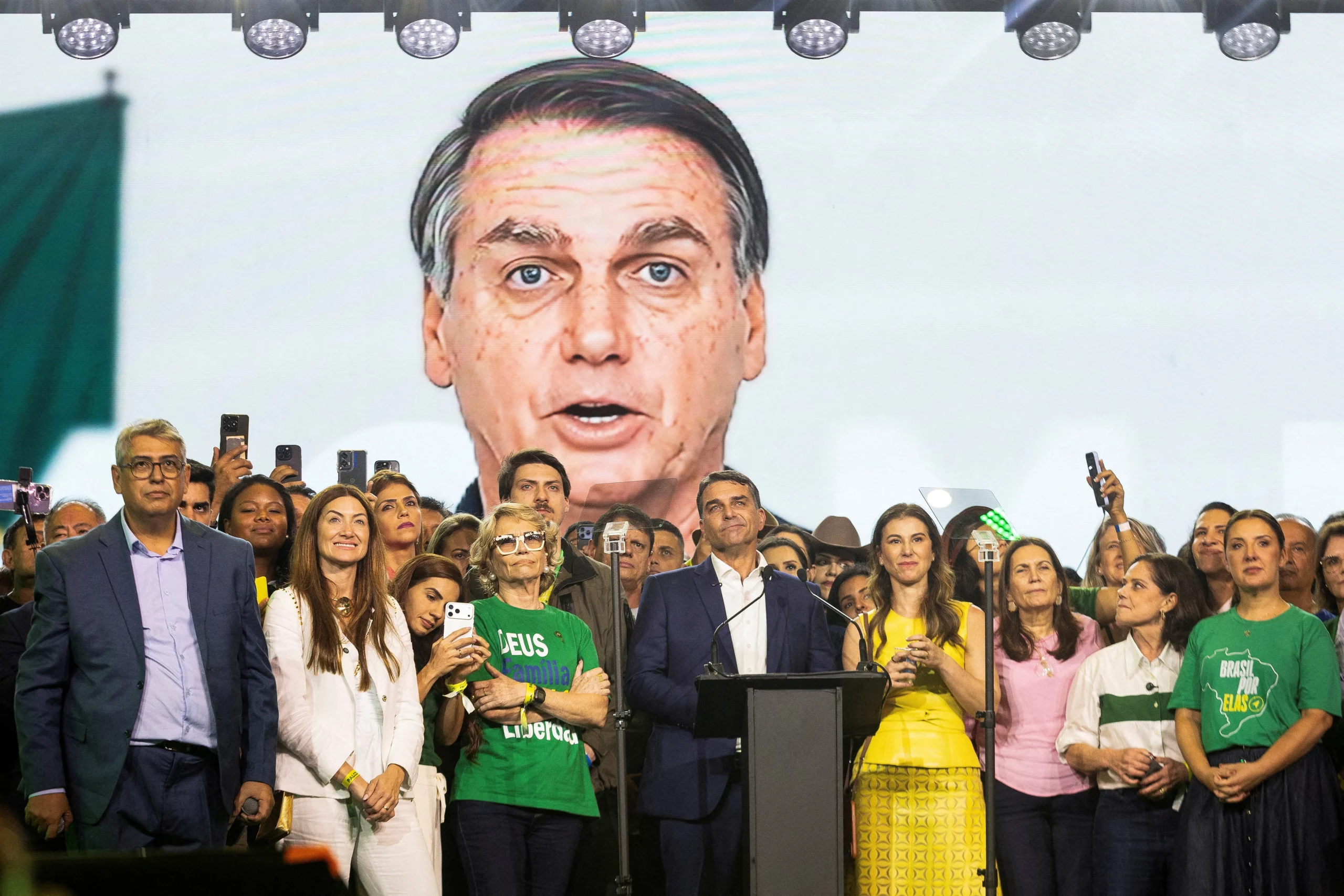 flavio bolsonaro not best candidate - Flavio Bolsonaro speaking at a rally