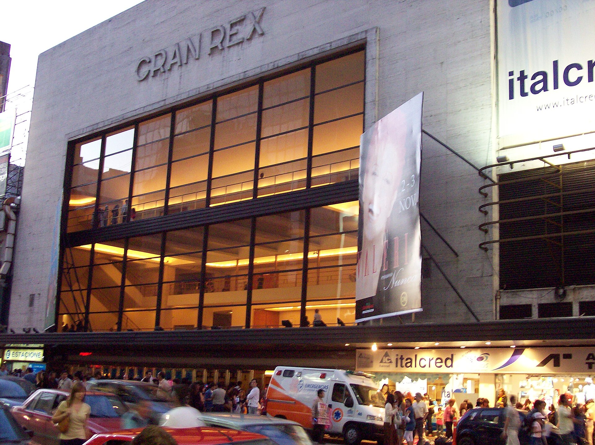 The Teatro Gran Rex on Avenida Corrientes in Buenos Aires, Argentina, where Alex Ubago performs on 7 November 2026