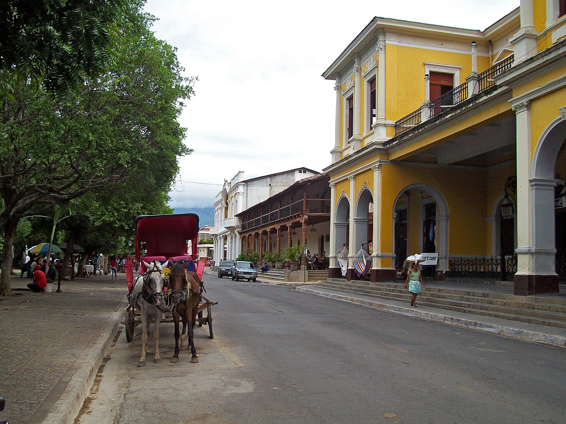 Opening a bank account in Nicaragua as a foreign resident: colonial street in Granada