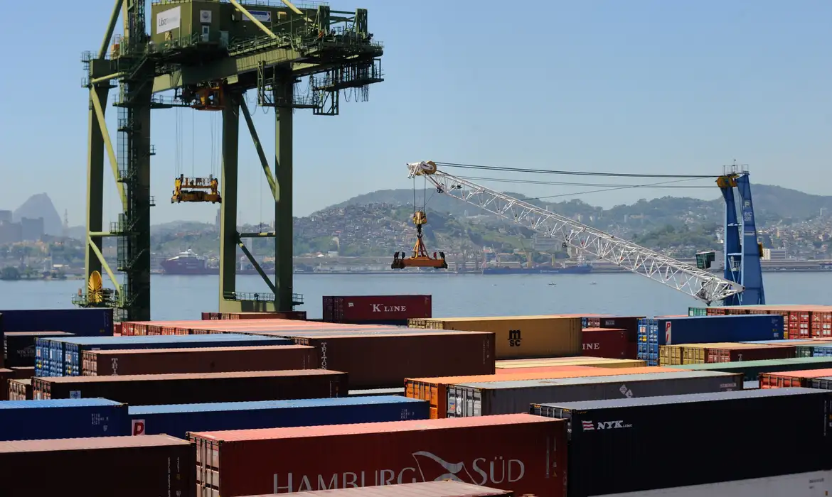 Brazil Foreign Direct Investment Covers Its August Deficit With the World