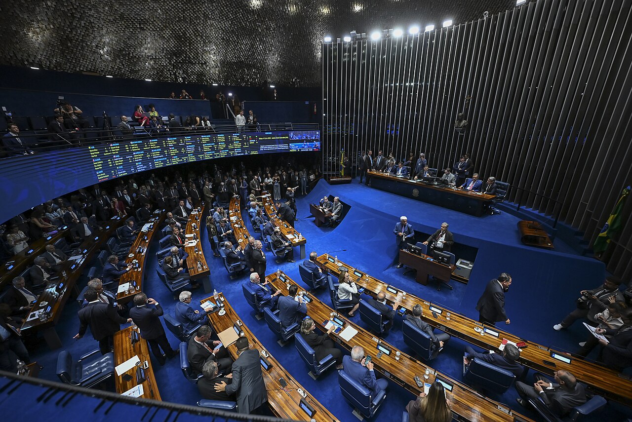 Wide view of senators at their desks on the floor of Brazil's Senate chamber in Brasília, part of the Congress rated in the Datafolha Congress poll