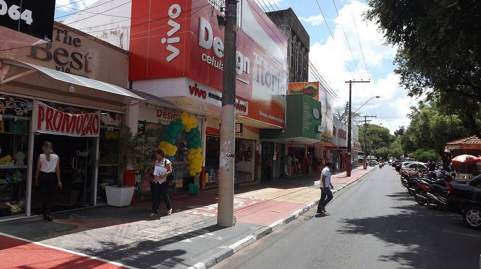 Shops on Avenida Jaime Brasil in central Boa Vista, Roraima, one of the Amazon free trade areas covered by the ICMS exemption