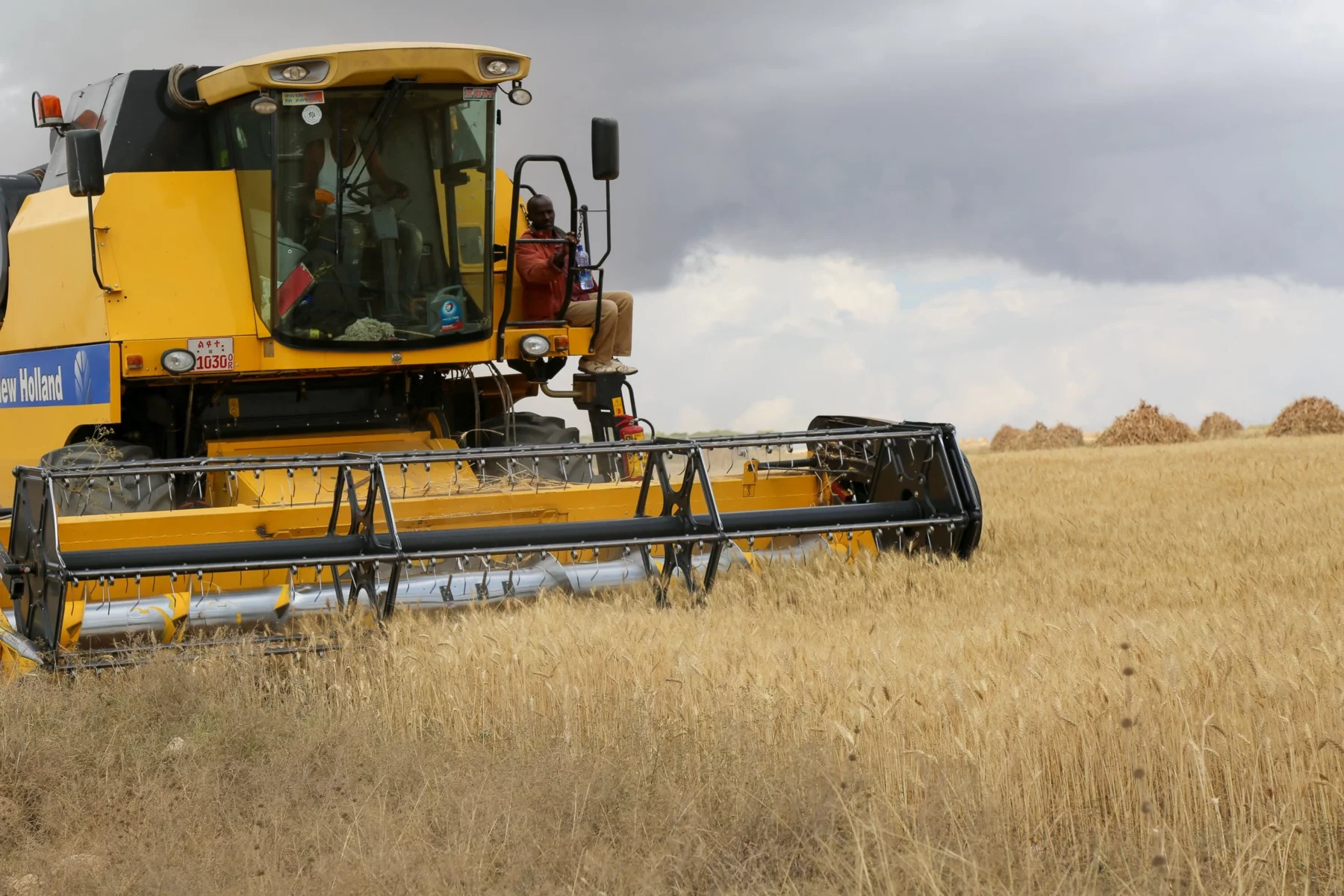 combine-harvester-auto-2560-full
