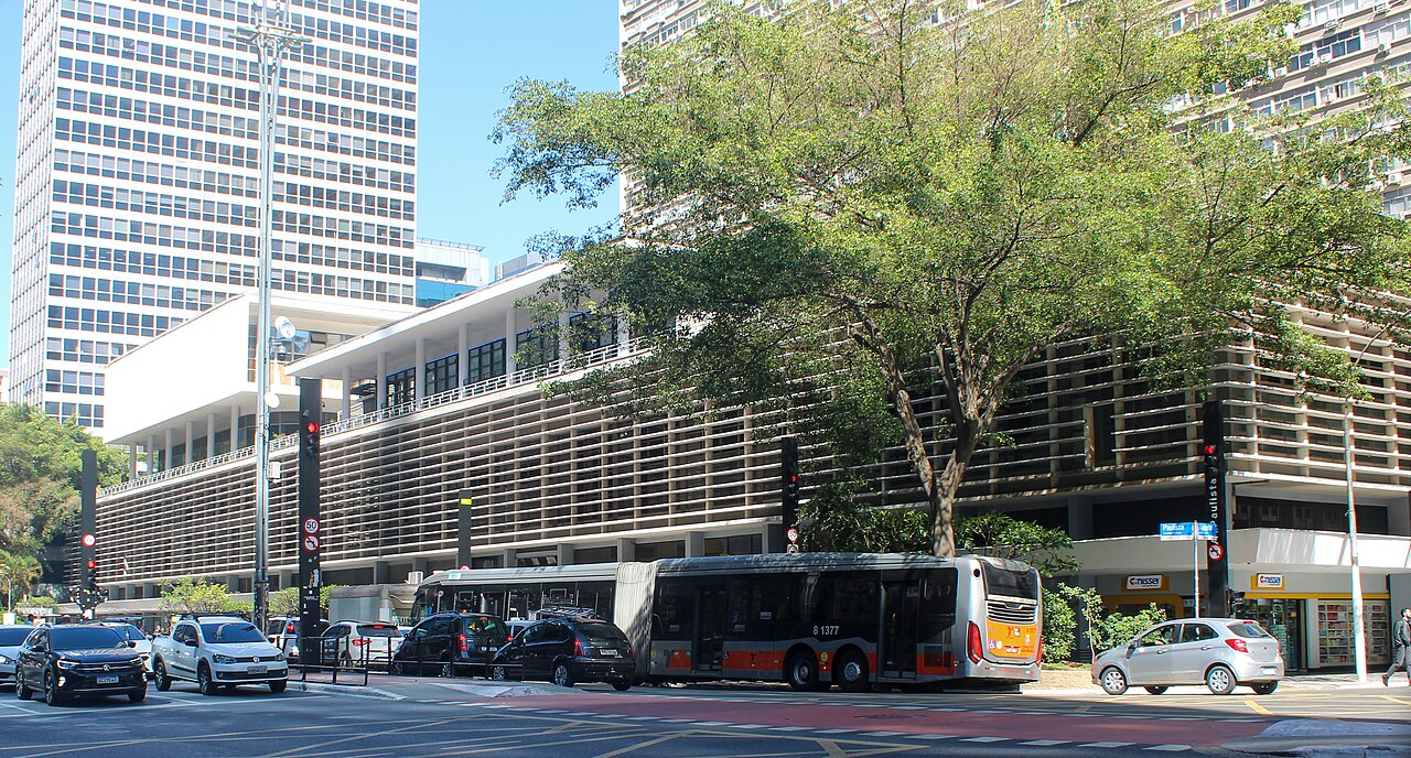 The Conjunto Nacional building on Avenida Paulista, home of Blue Note São Paulo