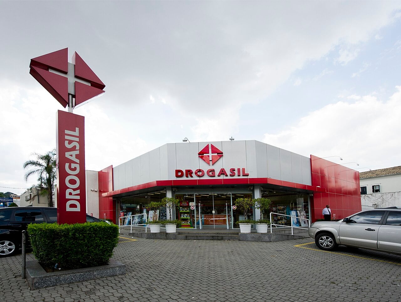 Brazil Pharmacy Stocks Sink Up to 8% on Mercado Livre Prescription Push
