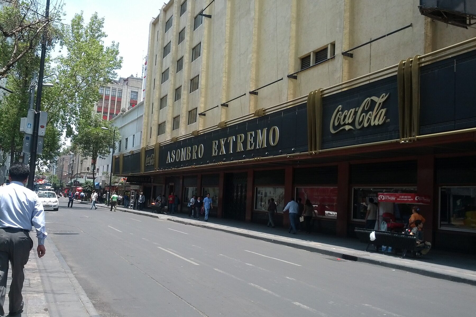 The marquee of the Teatro Metropólitan