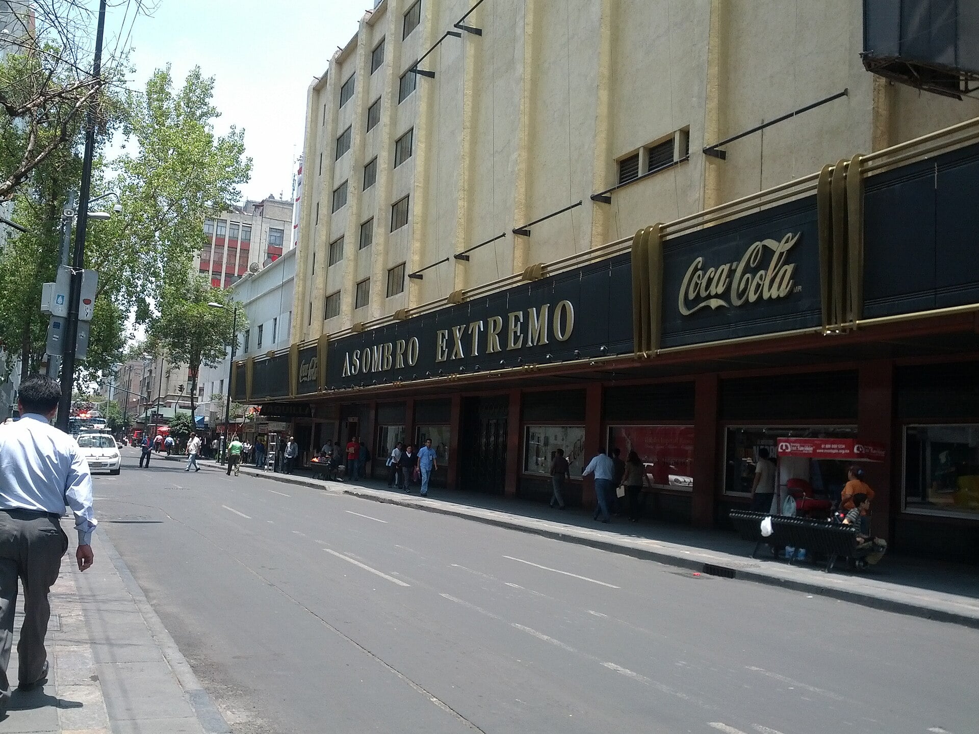 The marquee of the Teatro Metropólitan