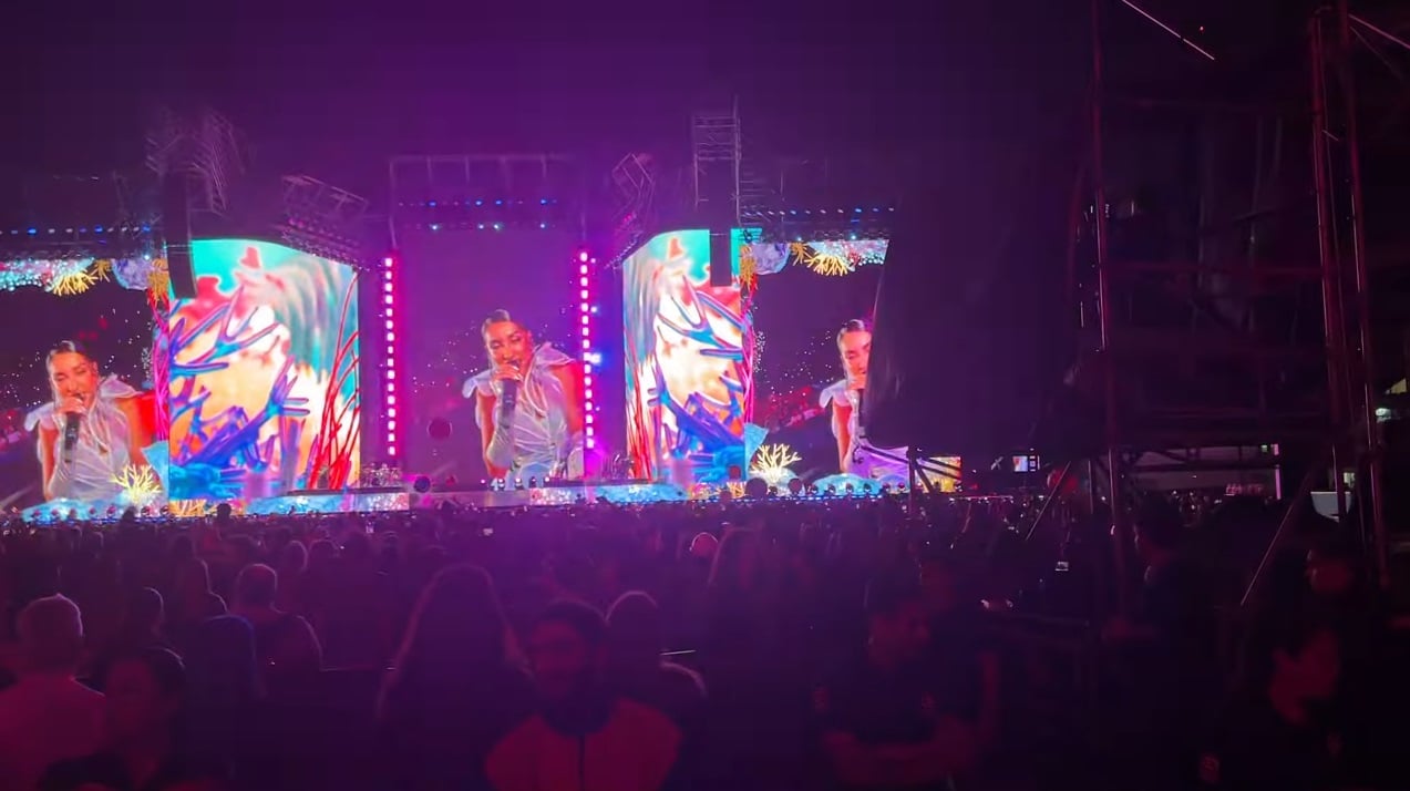 María Becerra live — Argentina's pop star plays a 360-degree show at Buenos Aires' Movistar Arena on November 13, 2026