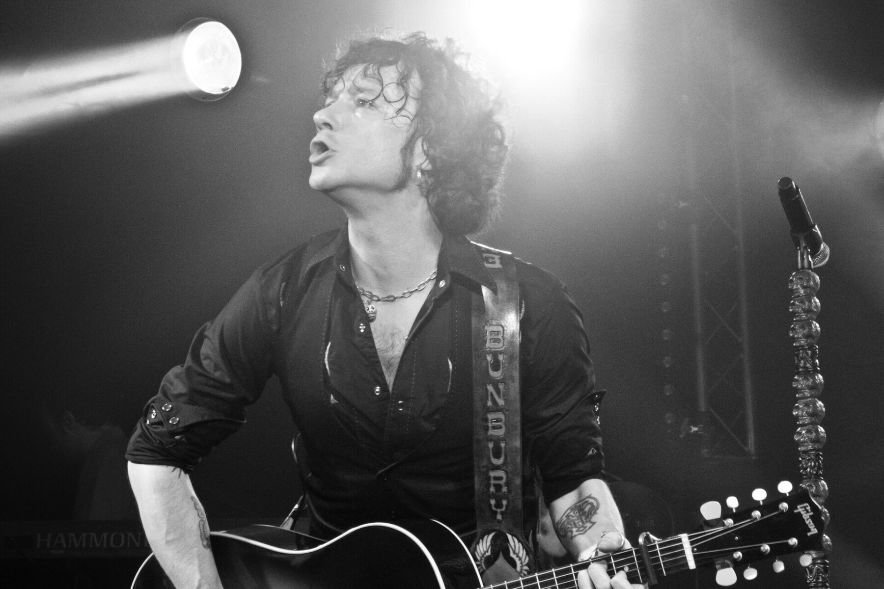 Enrique Bunbury live — the Spanish rock icon plays Cali, Colombia on October 31, 2026