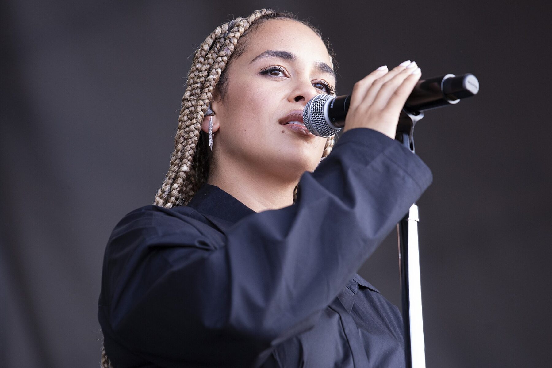 Jorja Smith live — the British soul singer plays São Paulo, Brazil on October 30, 2026