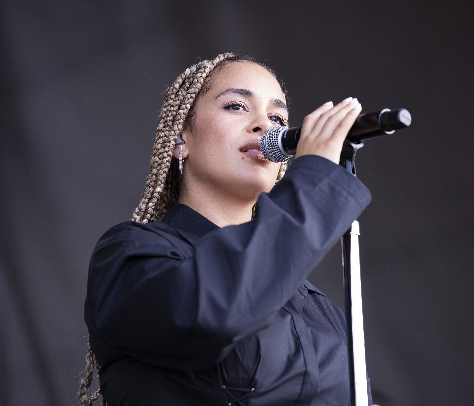 Jorja Smith live — the British soul singer plays São Paulo, Brazil on October 30, 2026