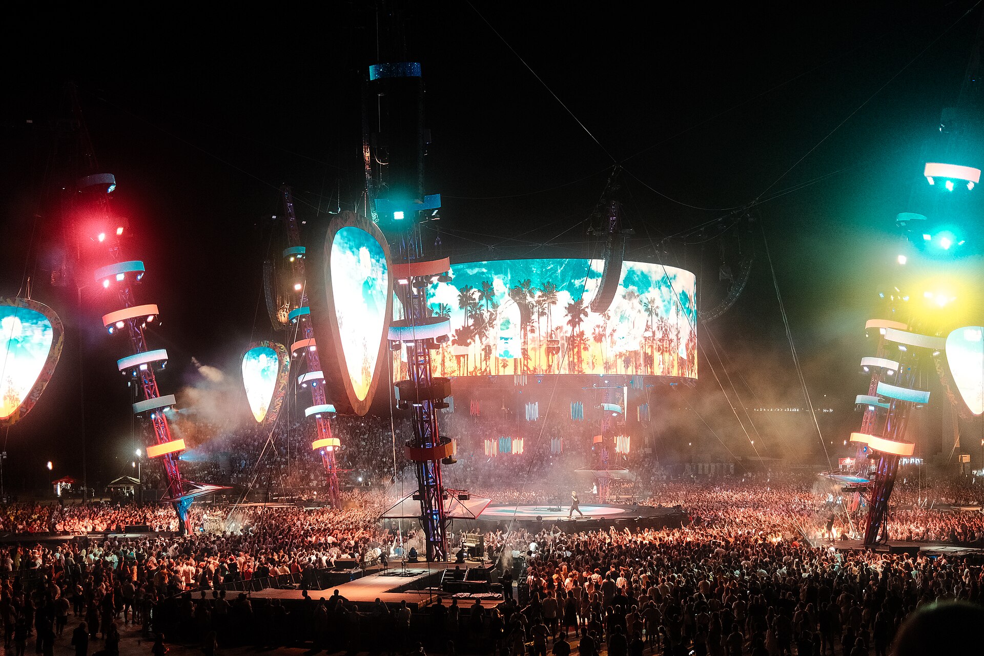 Stadium concert crowd — Arcángel celebrates 20 years at Lima's Estadio San Marcos on September 12, 2026
