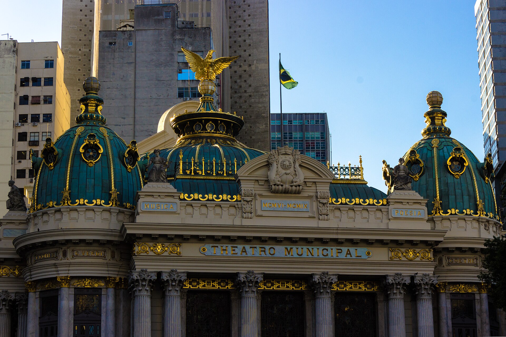 The Theatro Municipal in Rio de Janeiro, where MOMIX performs Botanica from 22 to 25 September 2026