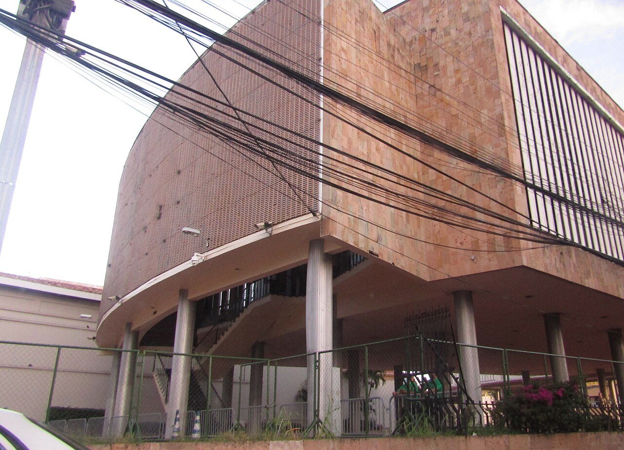 Honduras 2027 budget - Brown stone facade of the National Congress building in Tegucigalpa
