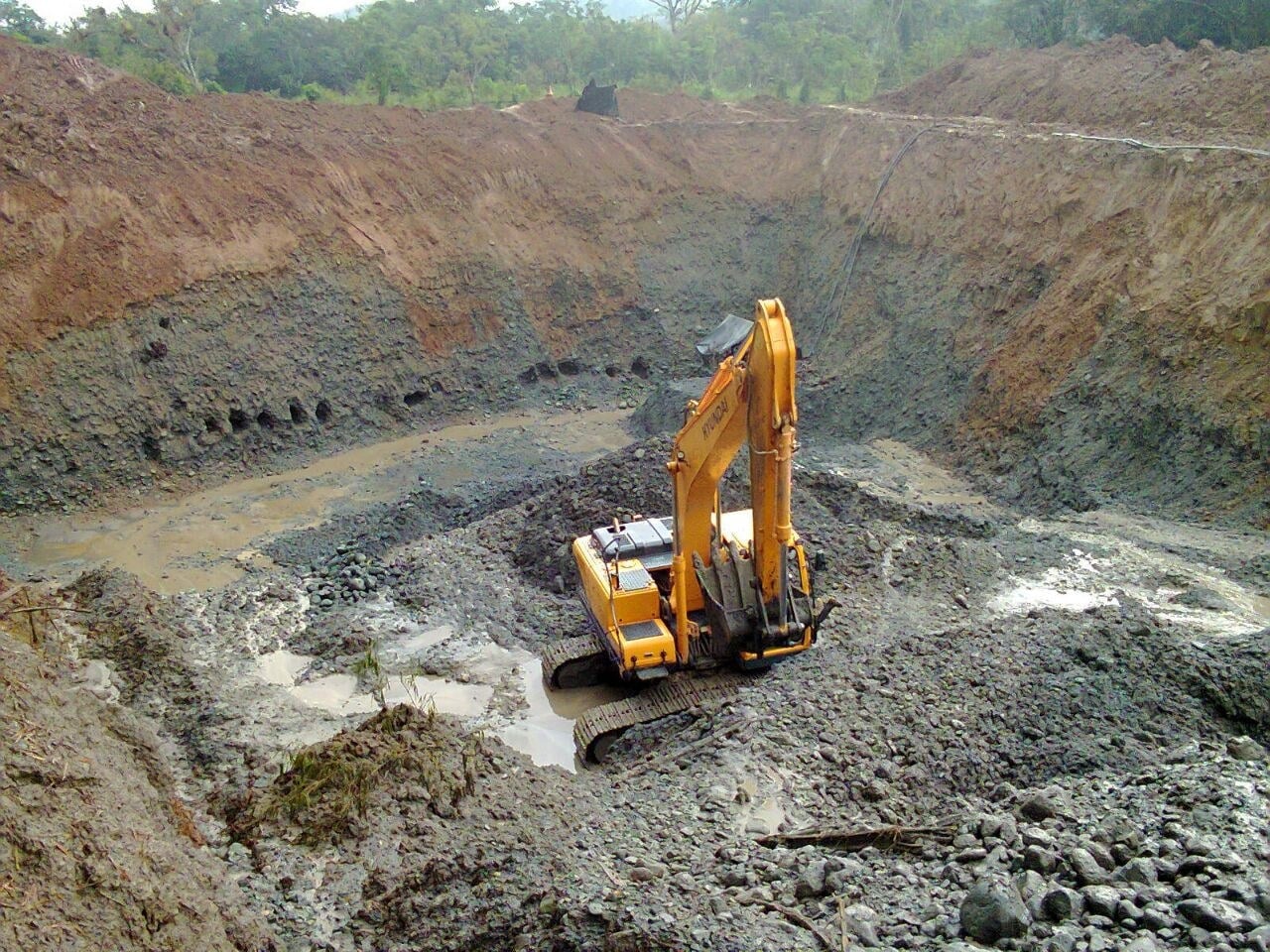 Colombia Illegal Gold Mining: Security Chiefs Meet in Southern Bolívar