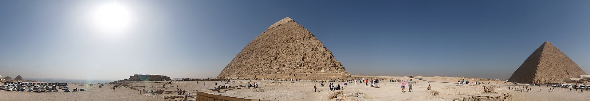 The pyramid field on the Giza plateau in Egypt, where Shakira performs on 28 November 2026
