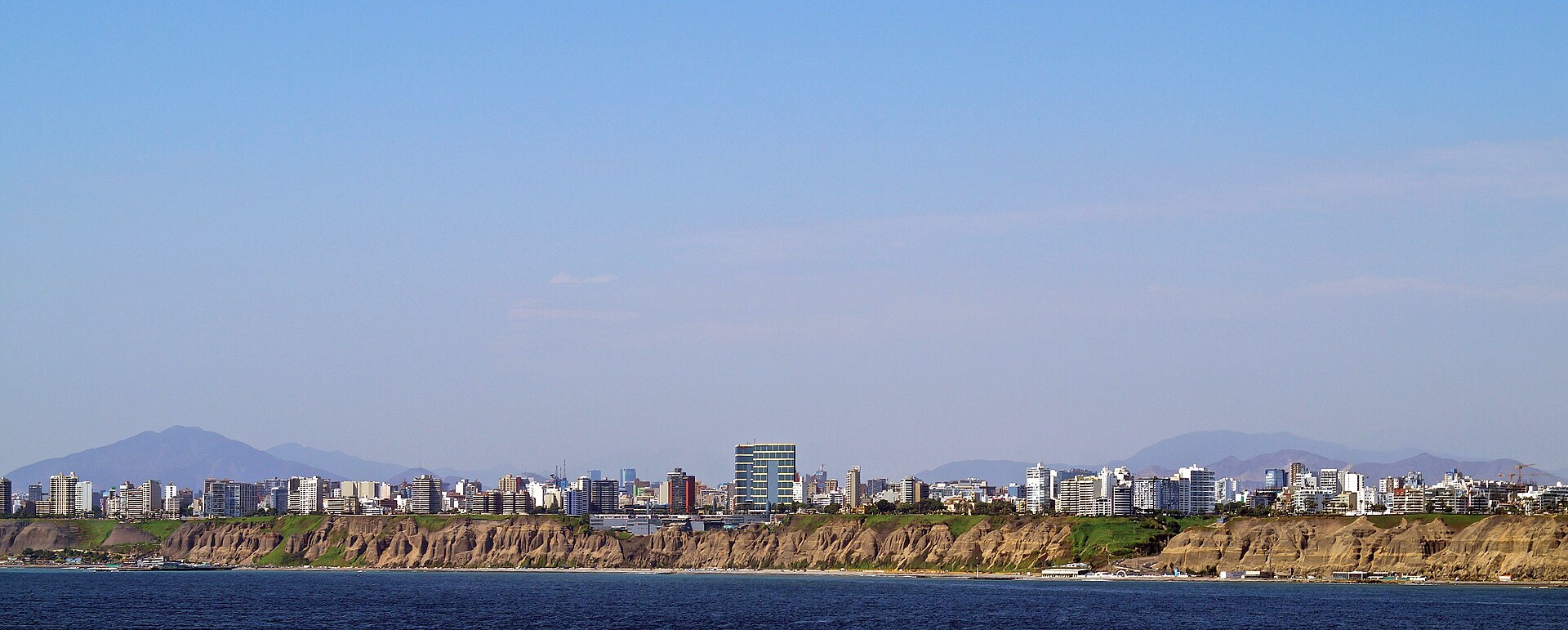 The Costa Verde coastline in Lima, Peru, where Multiespacio Costa 21 hosts The Jacksons on 15 December 2026