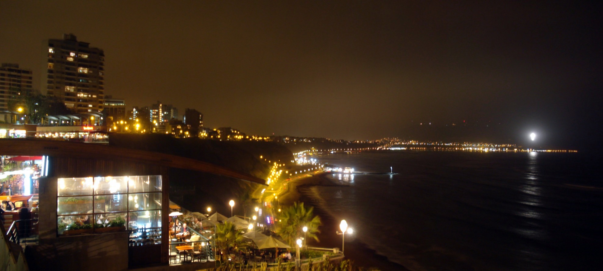 The Costa Verde coastline of Lima, Peru, at night, the seafront where Grupo Frontera play Costa 21 on 17 October 2026