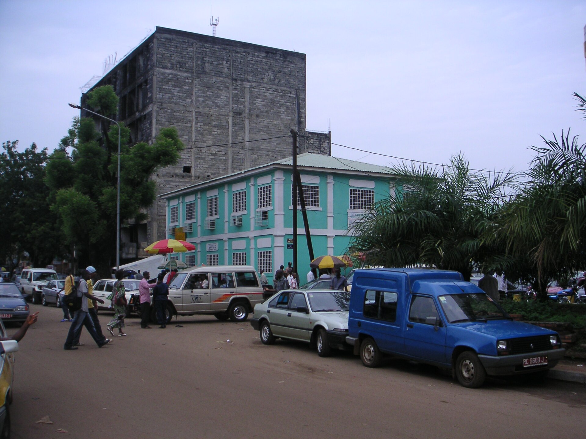 Guinea explained — a street in central Conakry, the capital