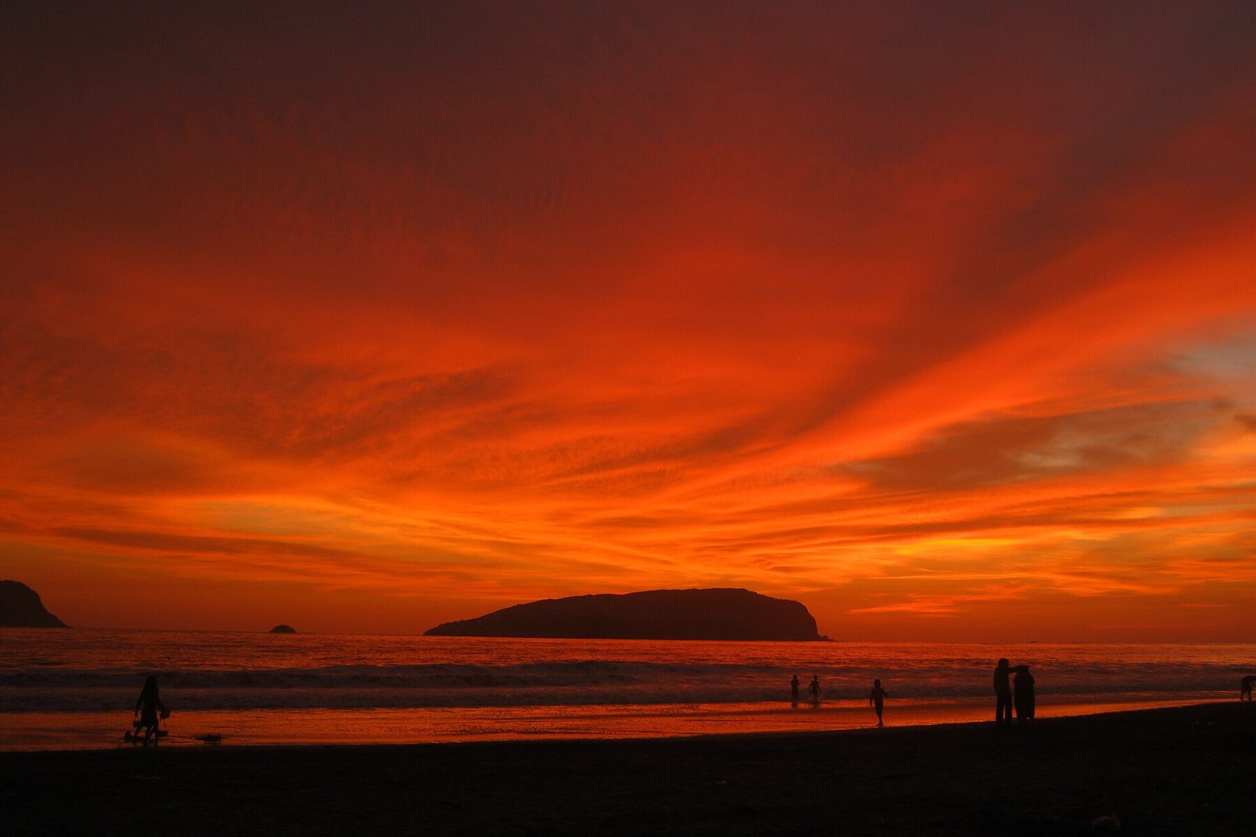Sunset over Playa San Pedro in Lurín, Peru, near the Lurín Live venue of Haunted Superclub on 30 and 31 October 2026