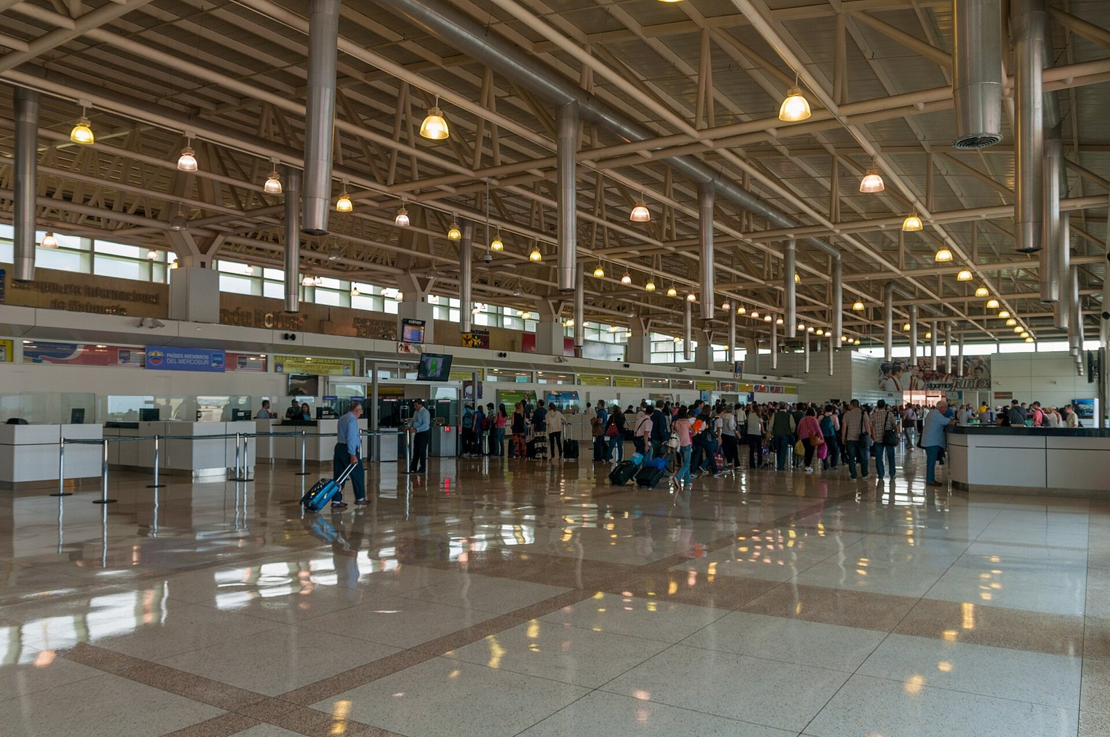 Check-in hall at Simón Bolívar International Airport, Maiquetía, serving Caracas